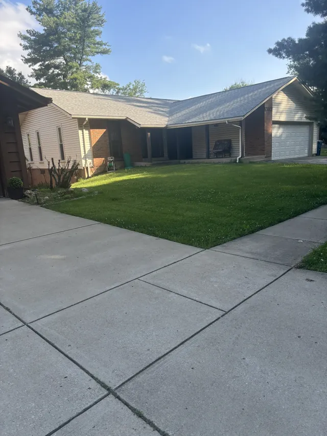 Existing home and roof before replacement at the Foxpoint Drive project in Maryland Heights